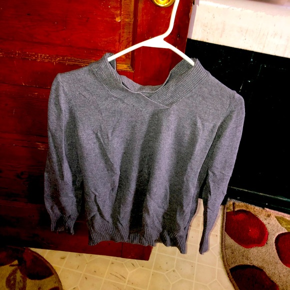 sweater - Picture 1 of 1